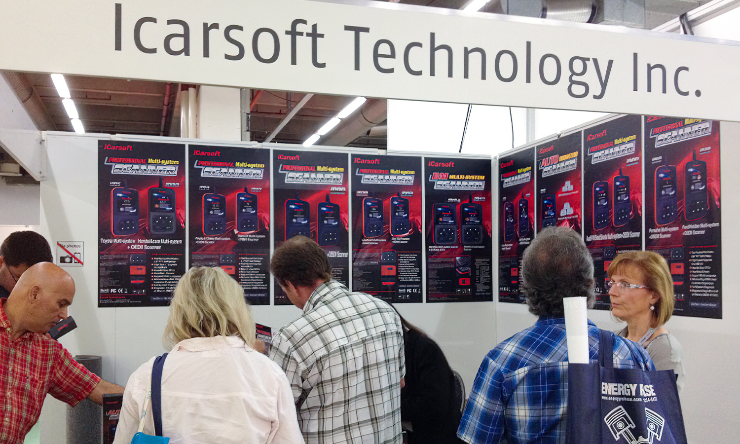 iCarsoft Technology Inc., Attended the Automechanika Frankfurt 16-20 September 2014, Germany. Hall 9.0 Stand F38.